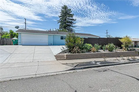 1216 Via Alta