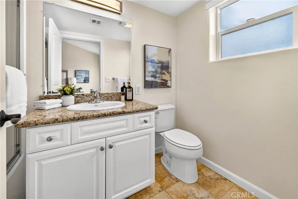 6446 Woodley Avenue #3 Lake Balboa, CA 91406