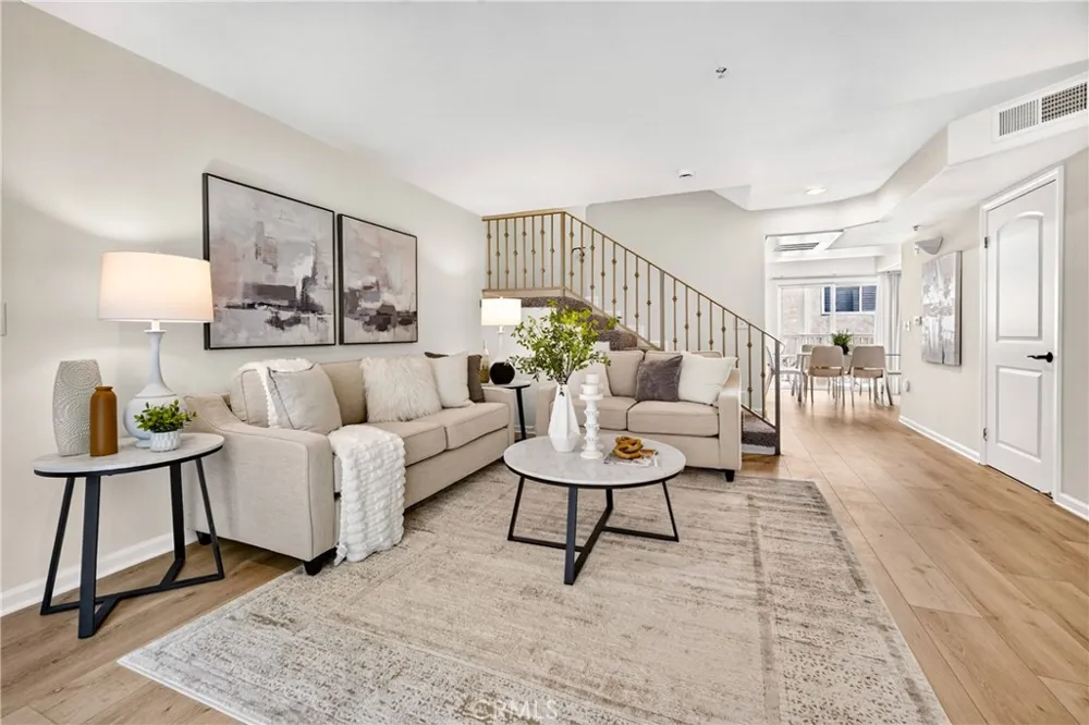 6446 Woodley Avenue #3 Lake Balboa, CA 91406