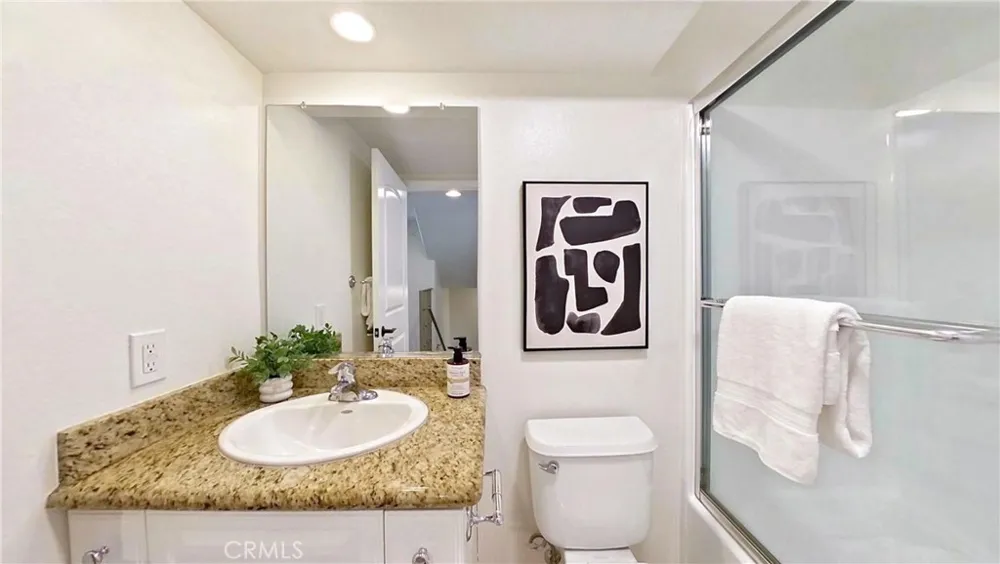 6446 Woodley Avenue #3 Lake Balboa, CA 91406