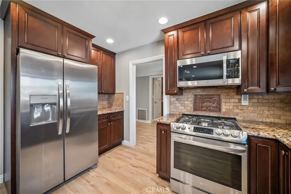 9509 Jellico Avenue Northridge, CA 91325