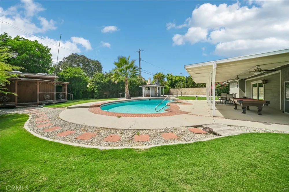 9509 Jellico Avenue Northridge, CA 91325