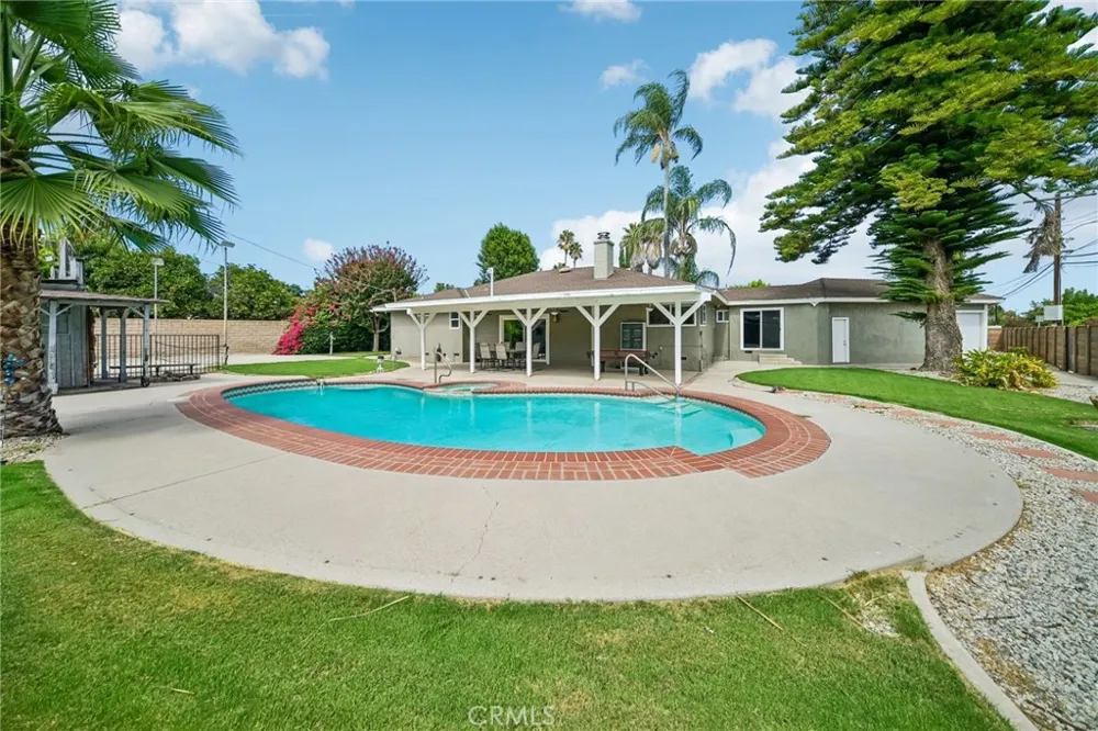 9509 Jellico Avenue Northridge, CA 91325