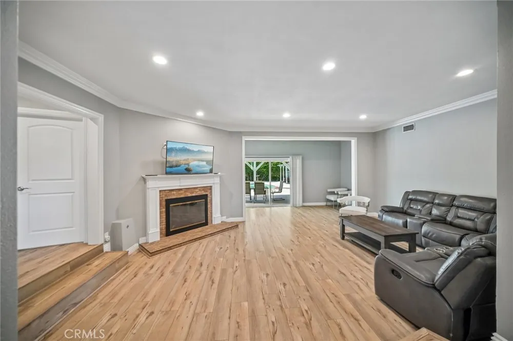 9509 Jellico Avenue Northridge, CA 91325