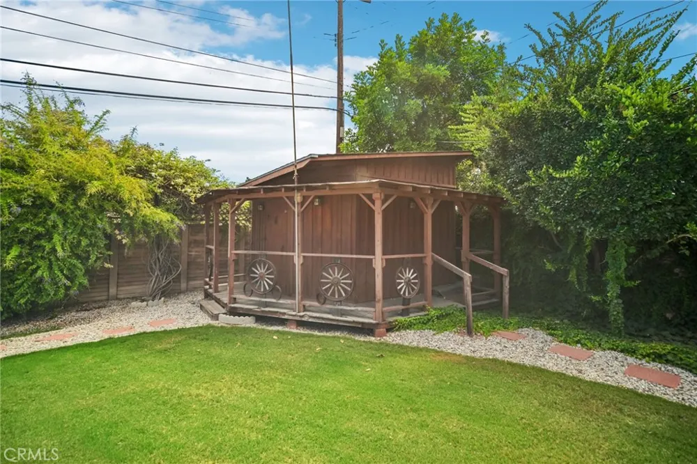 9509 Jellico Avenue Northridge, CA 91325