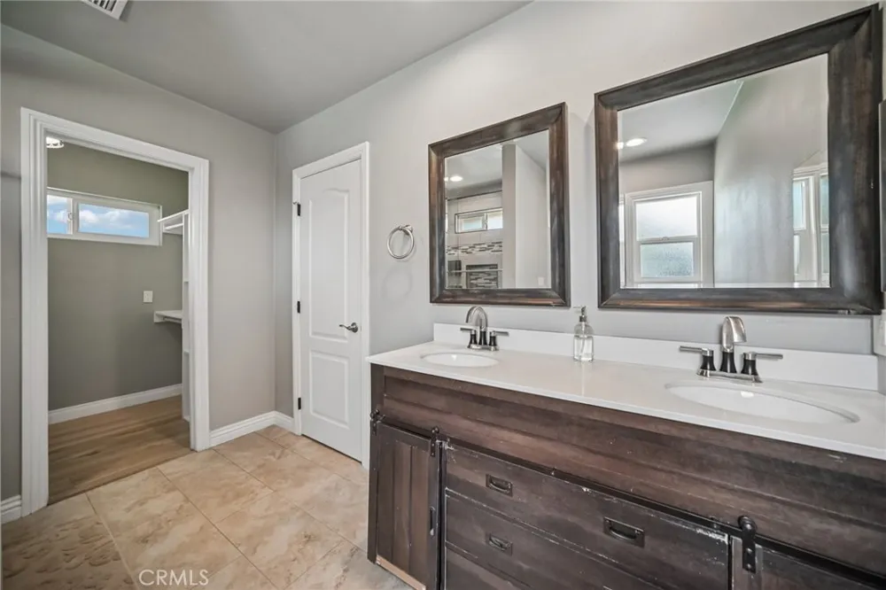 9509 Jellico Avenue Northridge, CA 91325