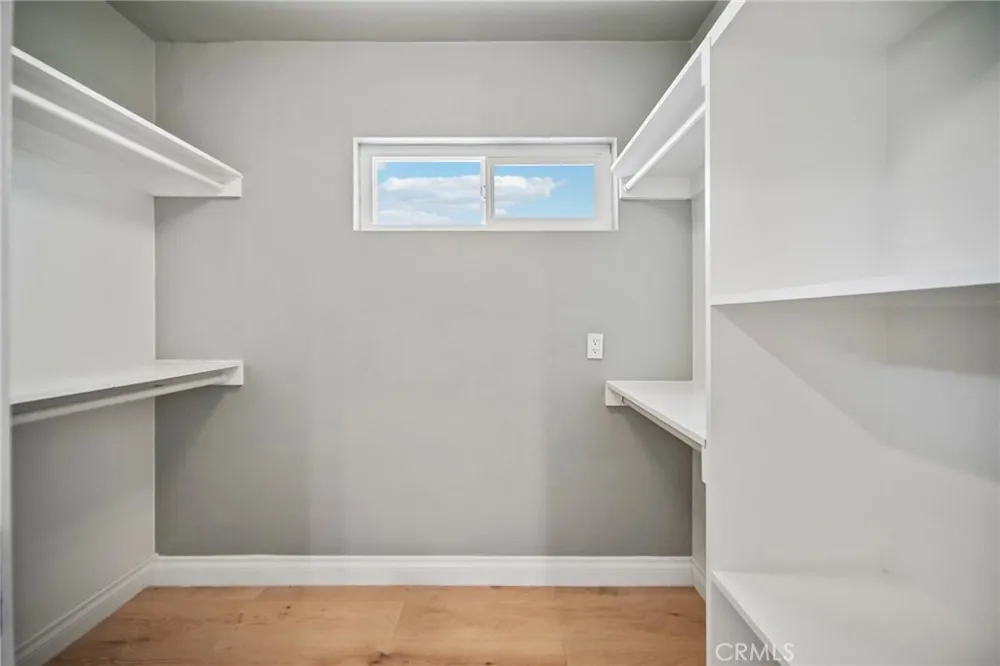 9509 Jellico Avenue Northridge, CA 91325