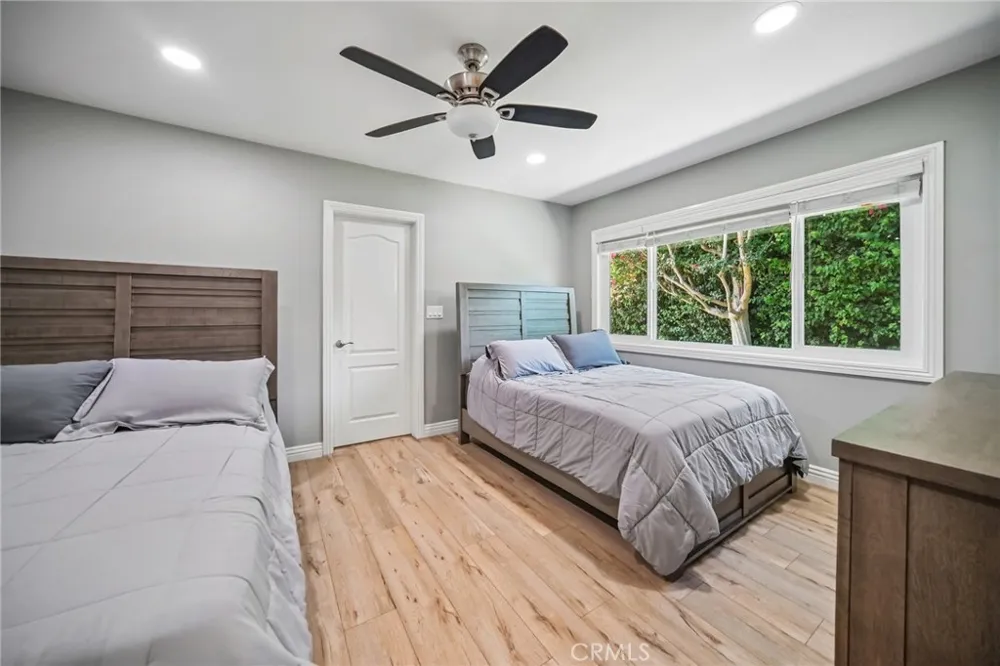 9509 Jellico Avenue Northridge, CA 91325
