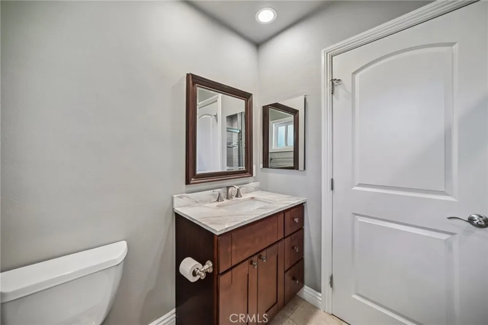 9509 Jellico Avenue Northridge, CA 91325