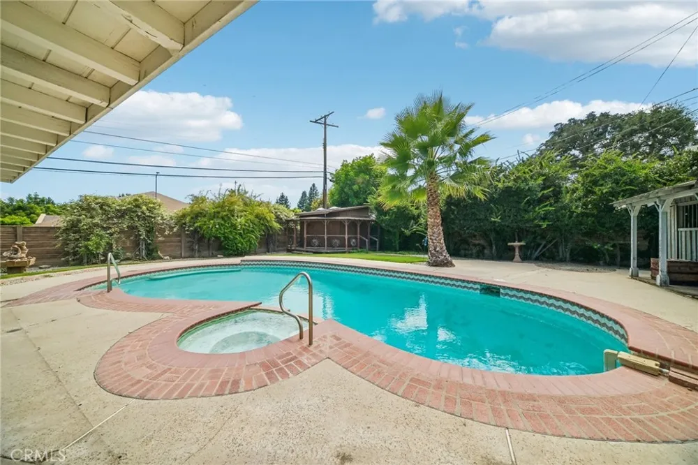 9509 Jellico Avenue Northridge, CA 91325