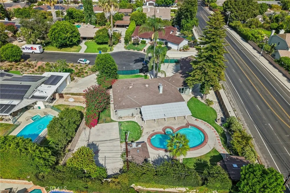 9509 Jellico Avenue Northridge, CA 91325
