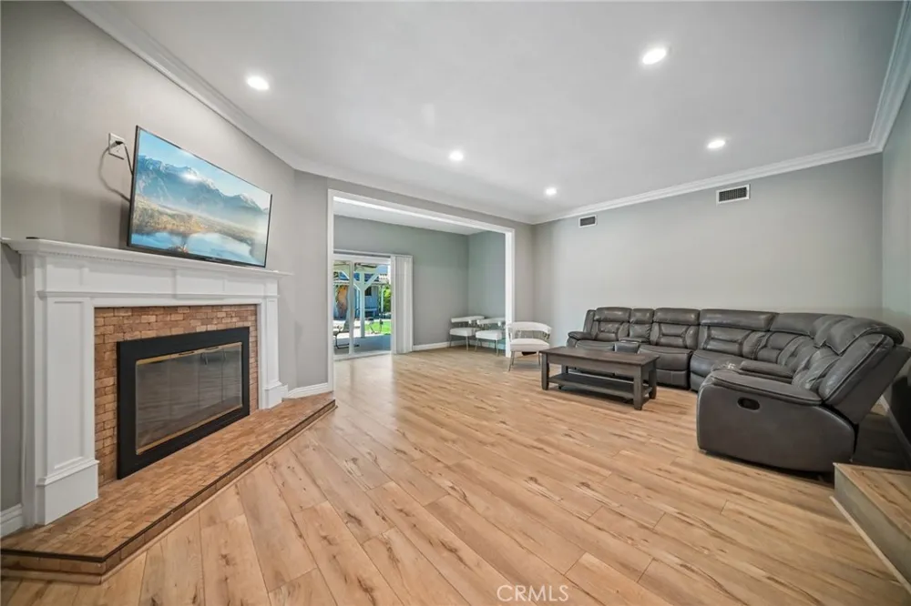 9509 Jellico Avenue Northridge, CA 91325