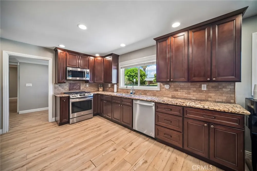 9509 Jellico Avenue Northridge, CA 91325