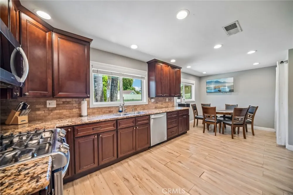 9509 Jellico Avenue Northridge, CA 91325