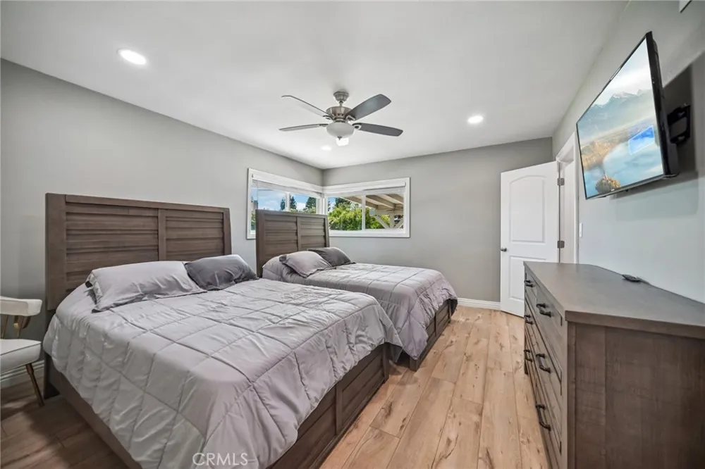 9509 Jellico Avenue Northridge, CA 91325