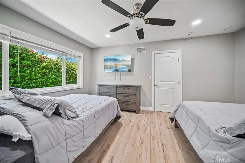 9509 Jellico Avenue Northridge, CA 91325