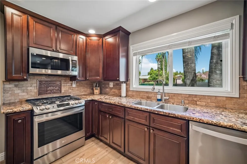 9509 Jellico Avenue Northridge, CA 91325