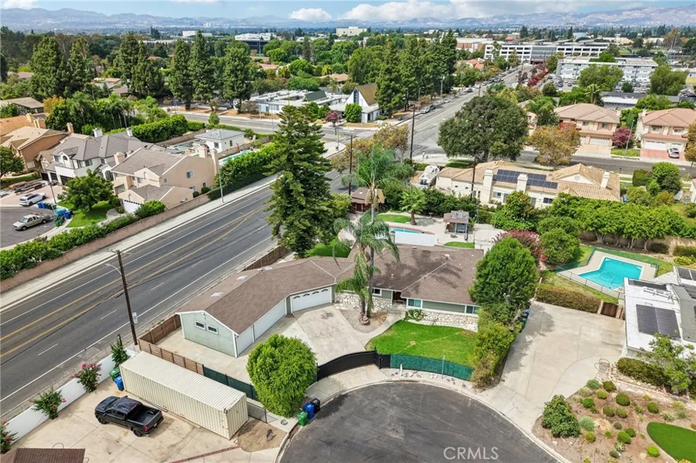 9509 Jellico Avenue Northridge, CA 91325