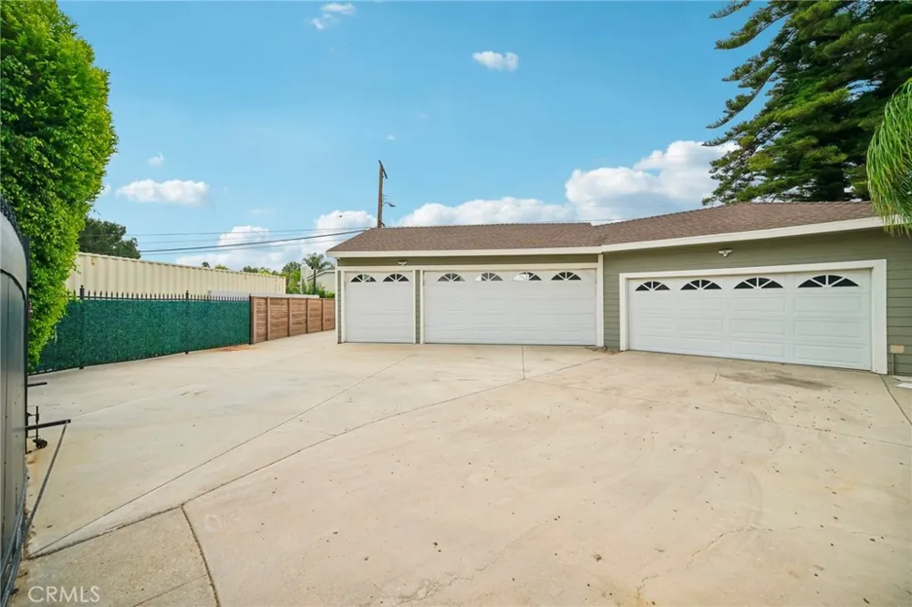 9509 Jellico Avenue Northridge, CA 91325