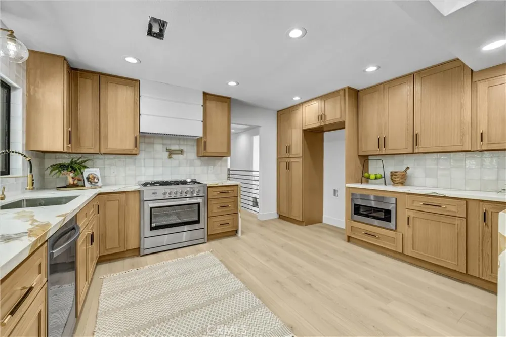 2973 Lakeview Way Fullerton, CA 92835