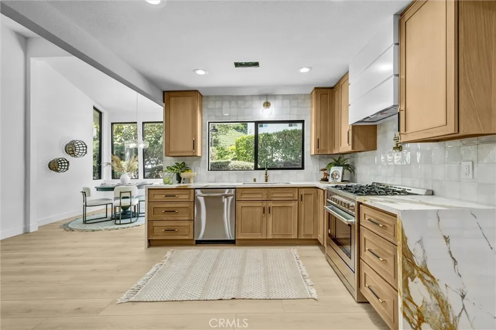 2973 Lakeview Way Fullerton, CA 92835
