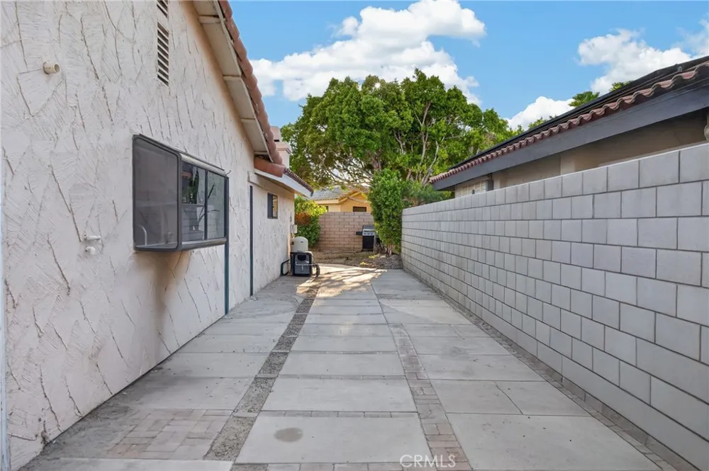 27055 Avenida Quintana Cathedral City, CA 92234