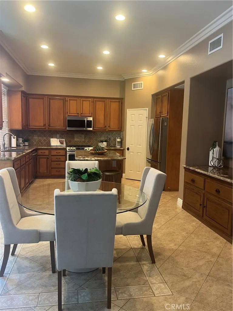 27 Las Cruces Rancho Santa Margarita, CA 92688