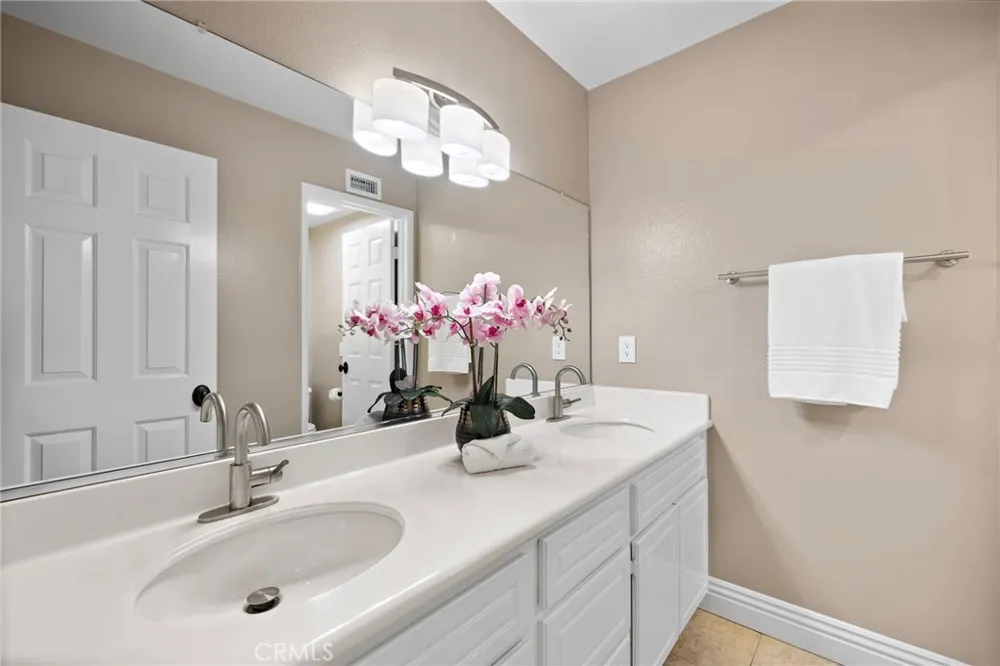 27 Las Cruces Rancho Santa Margarita, CA 92688