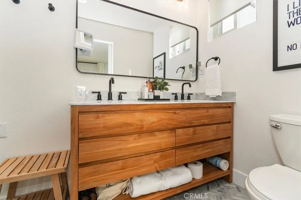 241 W El Portal #A San Clemente, CA 92672