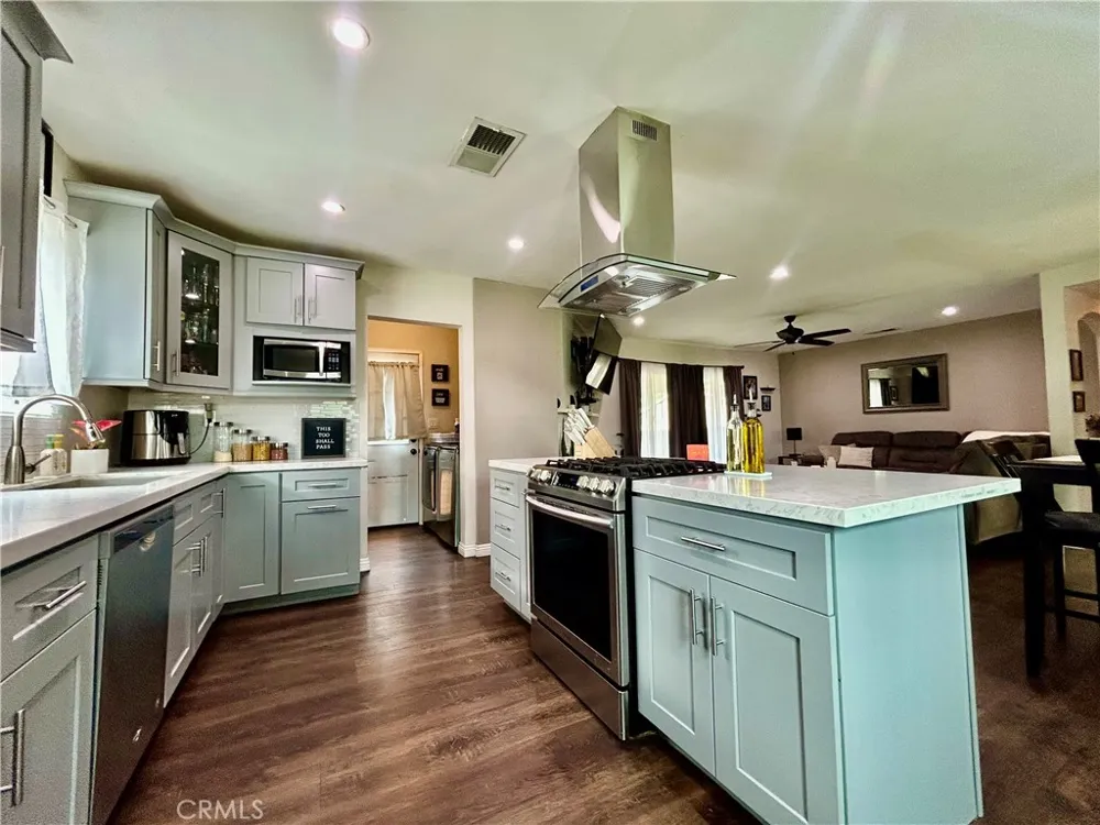 205 E Cypress Covina, CA 91723