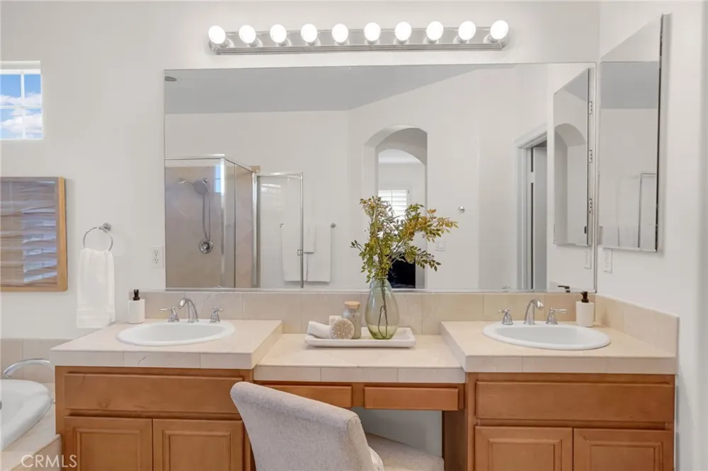2201 Bay View Drive Signal Hill, CA 90755