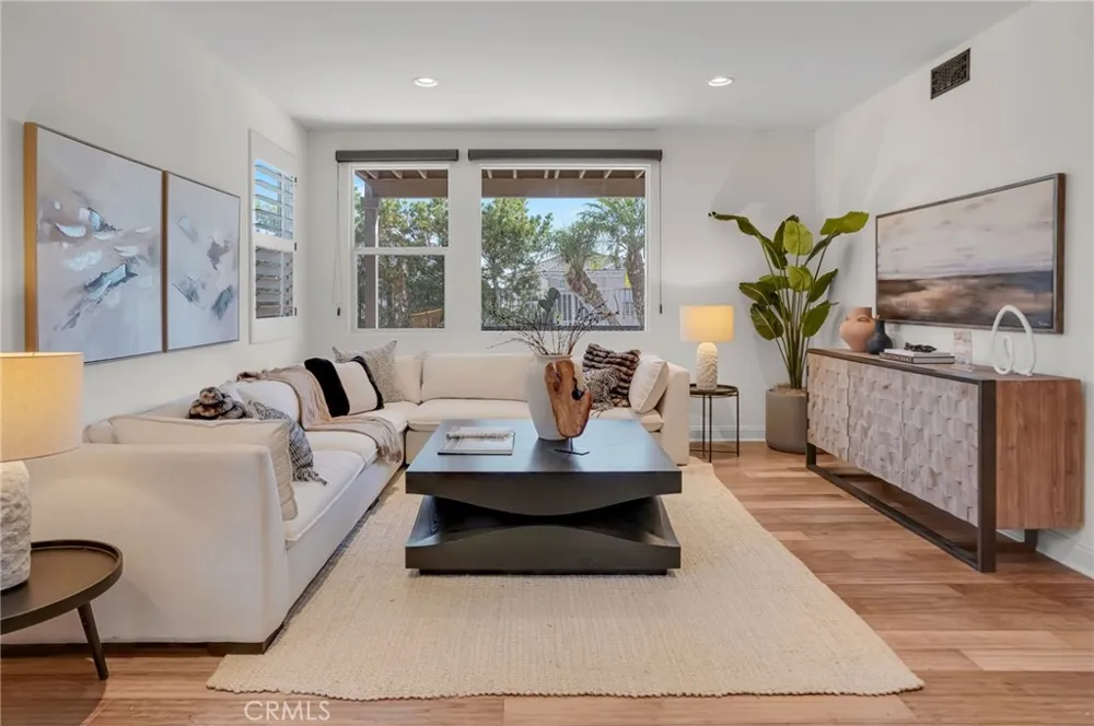 2201 Bay View Drive Signal Hill, CA 90755