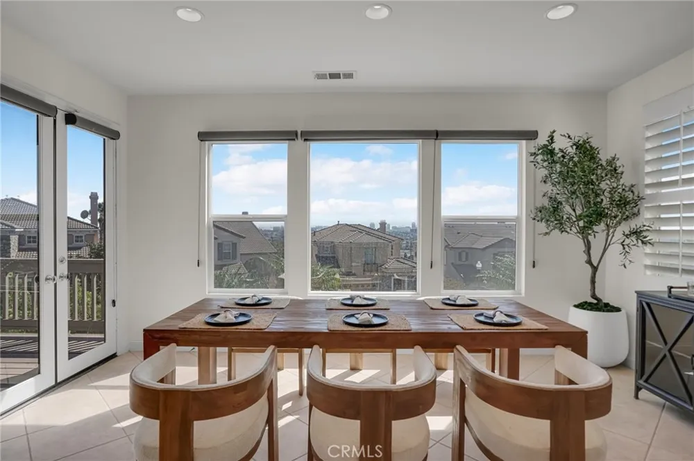 2201 Bay View Drive Signal Hill, CA 90755