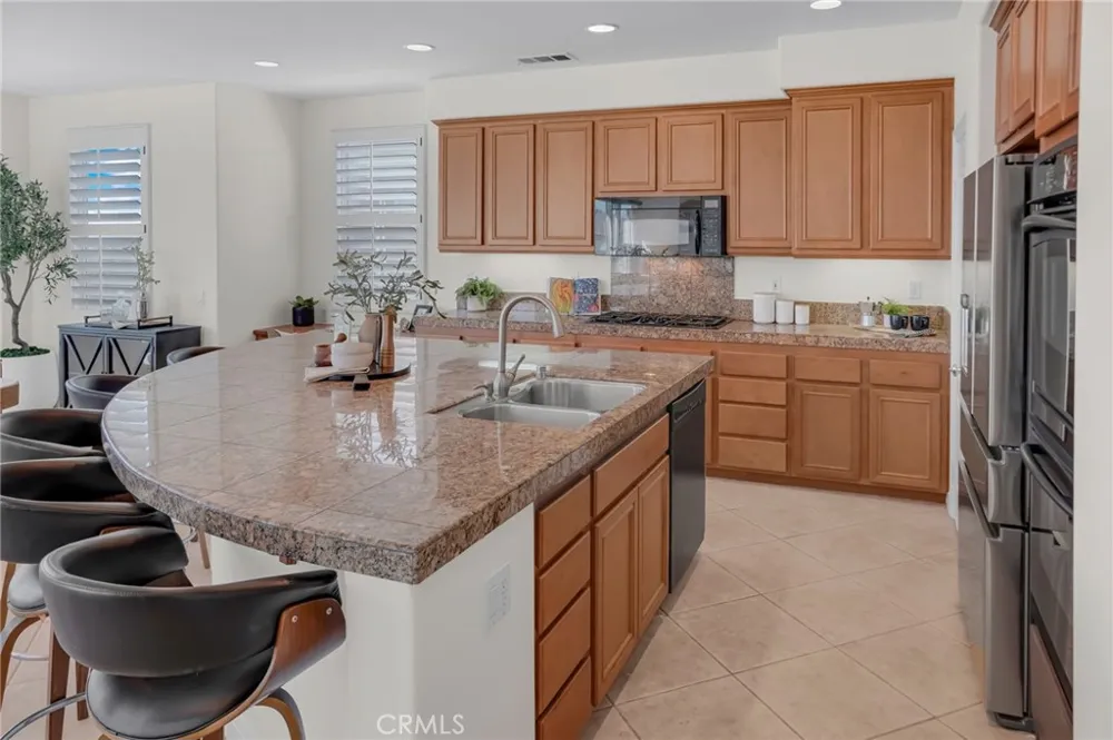 2201 Bay View Drive Signal Hill, CA 90755