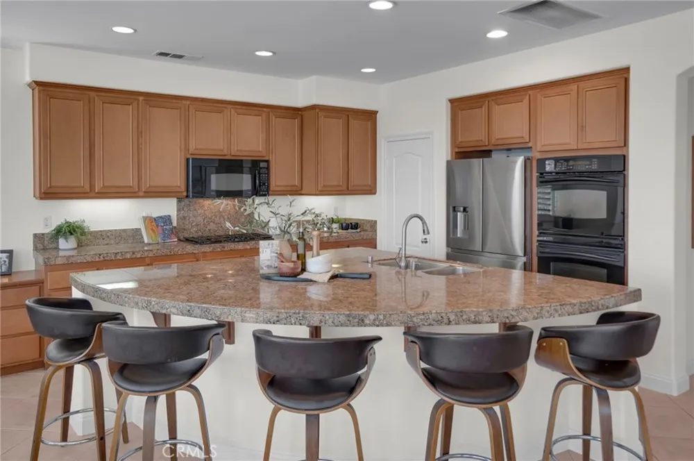 2201 Bay View Drive Signal Hill, CA 90755