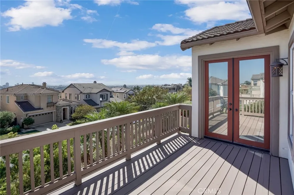 2201 Bay View Drive Signal Hill, CA 90755