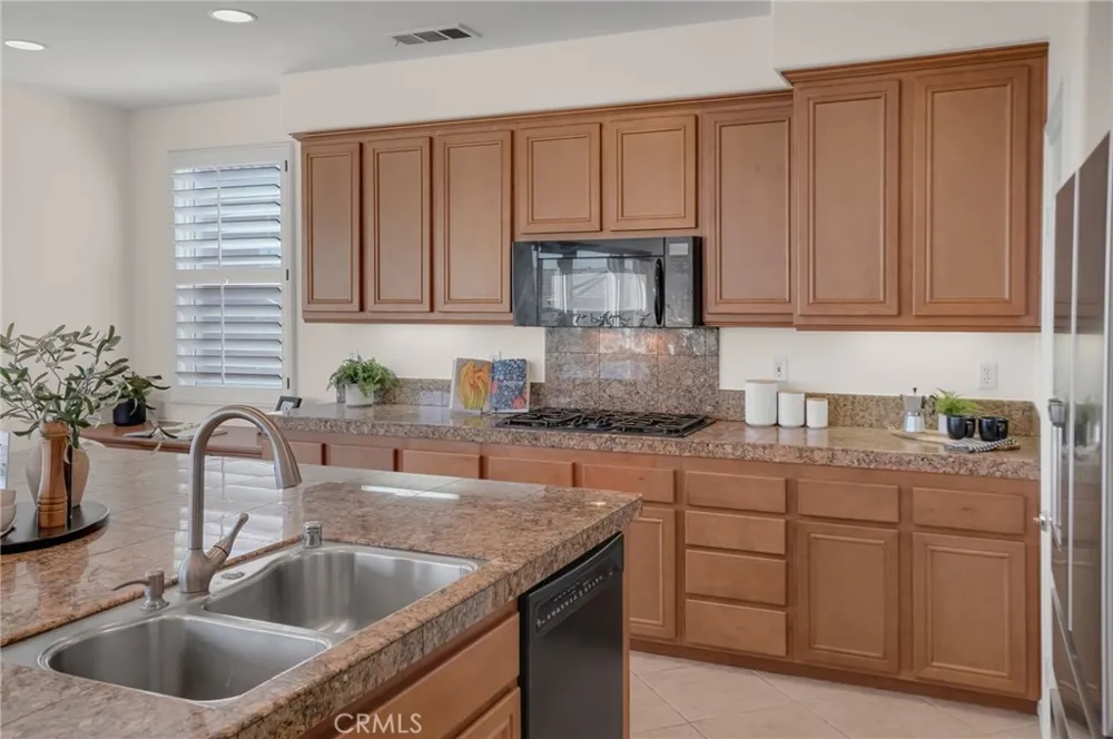 2201 Bay View Drive Signal Hill, CA 90755