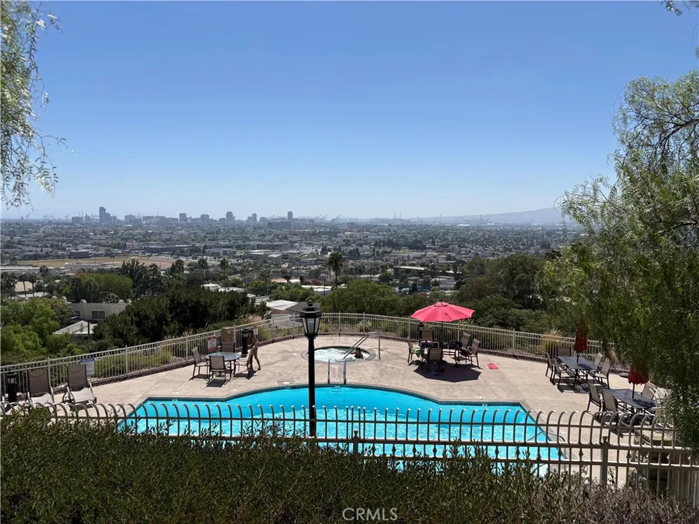 2201 Bay View Drive Signal Hill, CA 90755