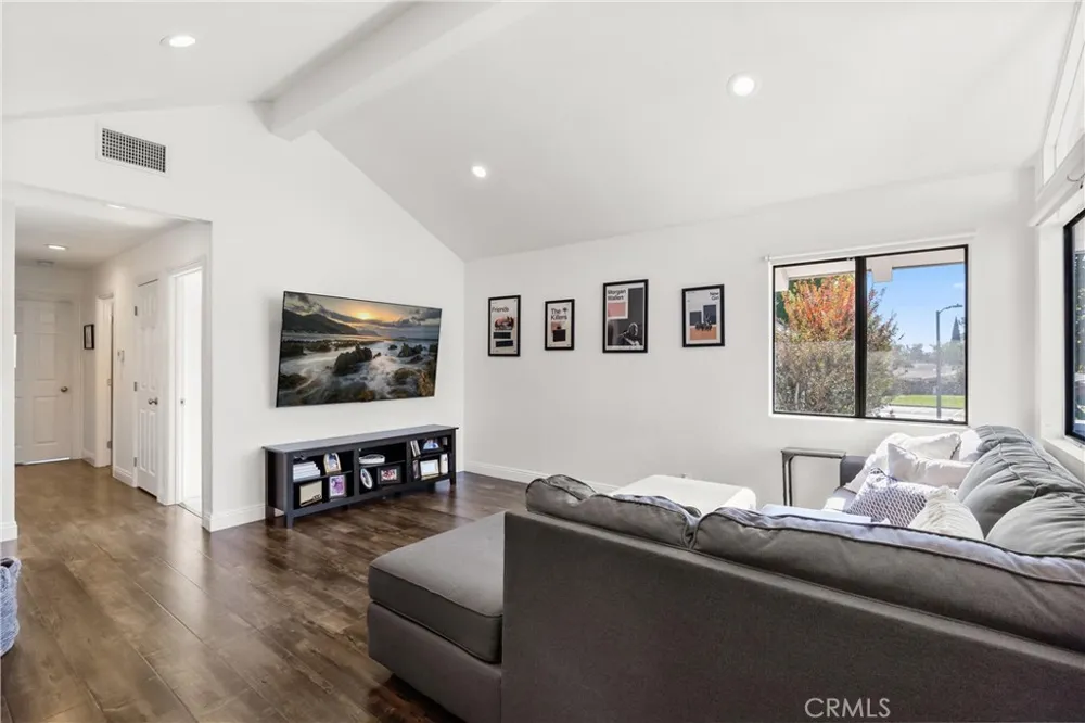 700 W Walnut Avenue #25 Orange, CA 92868