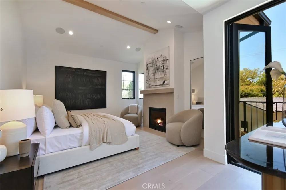 4433 Kraft Avenue Studio City, CA 91602