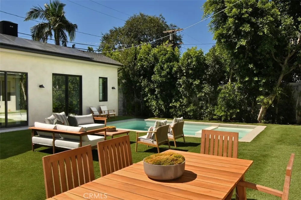 4433 Kraft Avenue Studio City, CA 91602