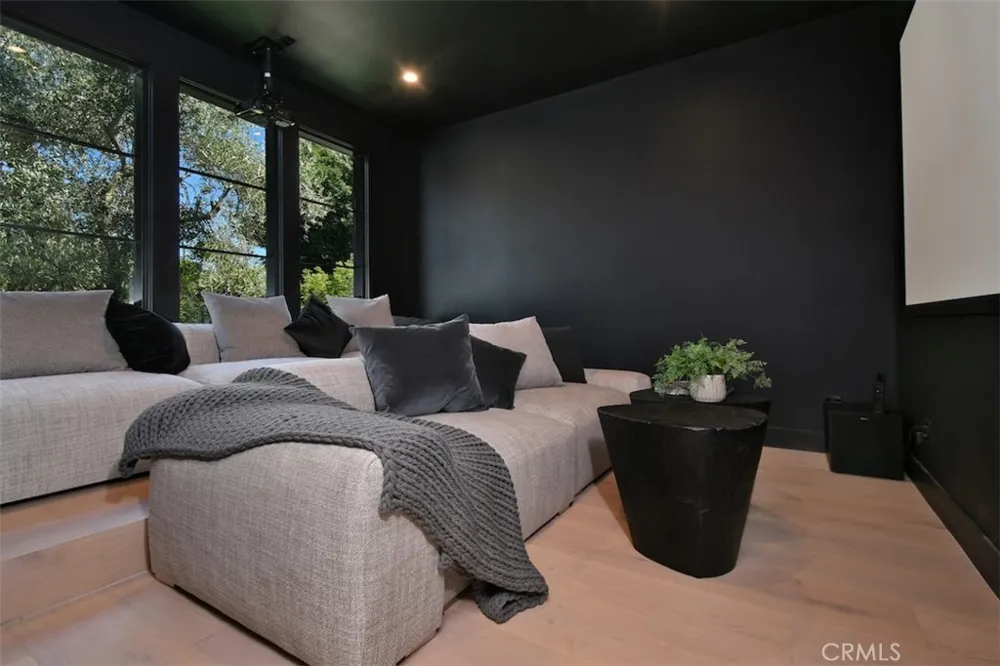 4433 Kraft Avenue Studio City, CA 91602