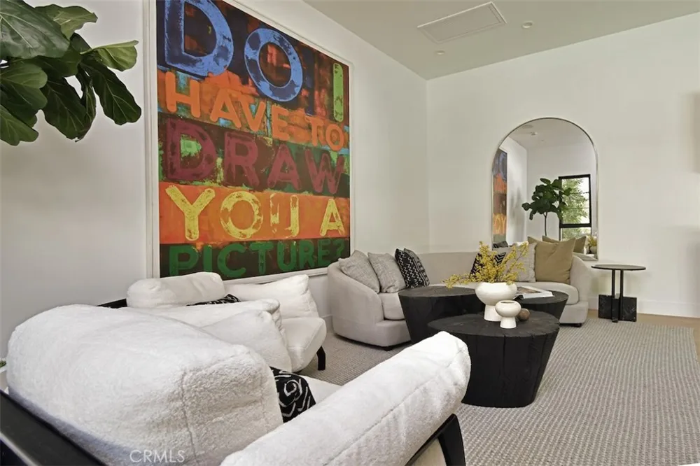 4433 Kraft Avenue Studio City, CA 91602
