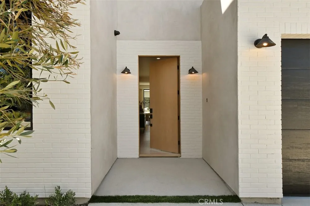 4433 Kraft Avenue Studio City, CA 91602