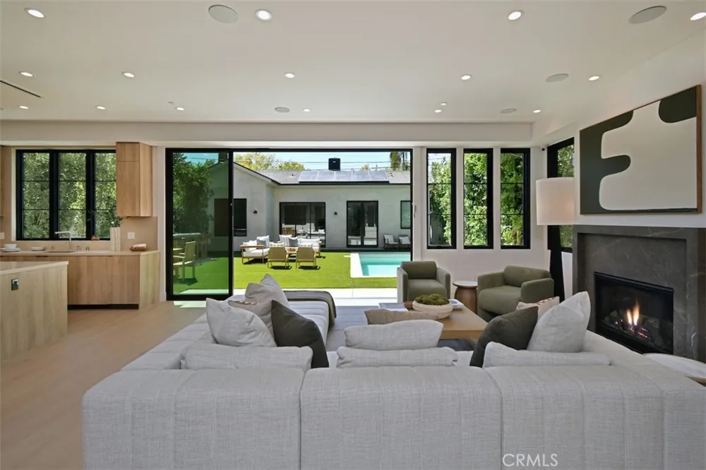 4433 Kraft Avenue Studio City, CA 91602