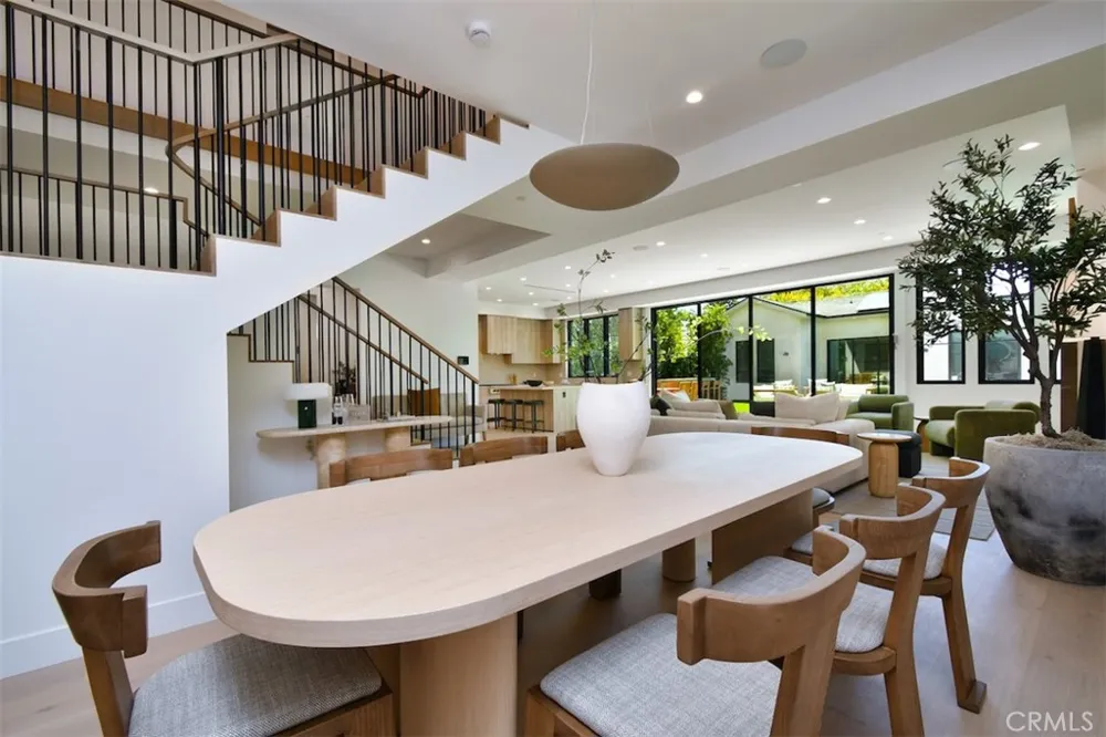 4433 Kraft Avenue Studio City, CA 91602