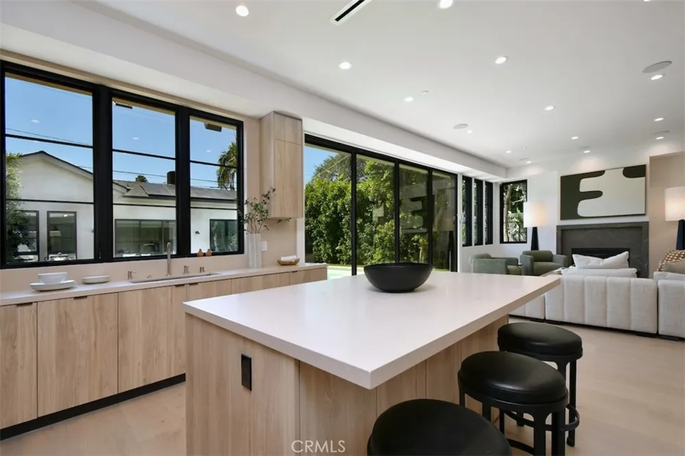 4433 Kraft Avenue Studio City, CA 91602