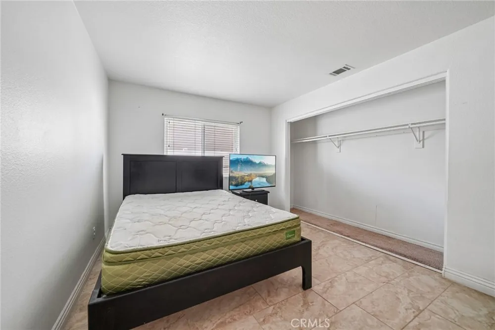 15174 Christopher Street Adelanto, CA 92301