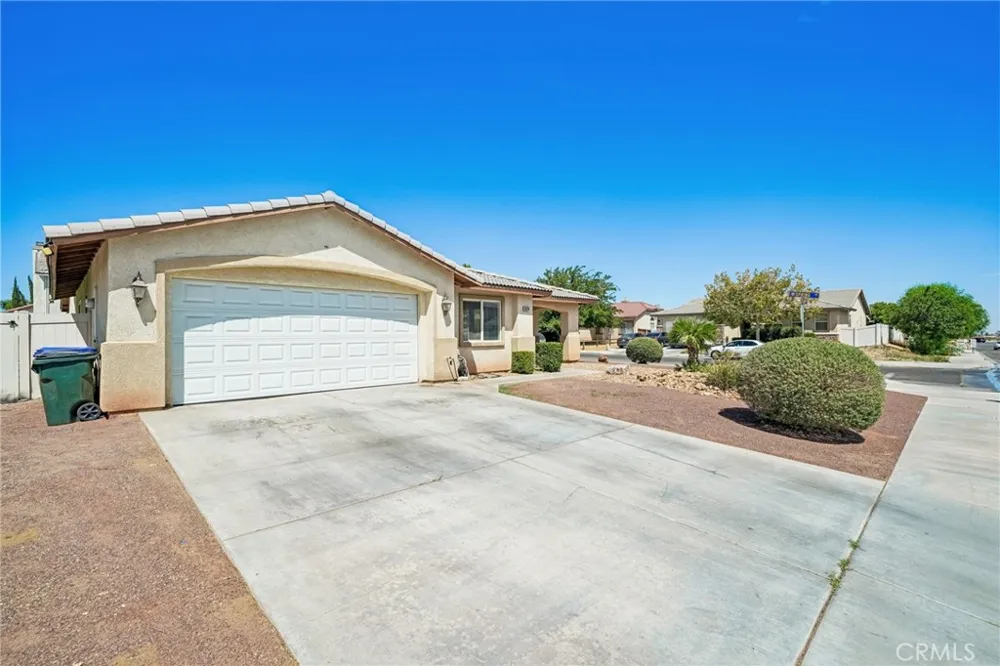 15174 Christopher Street Adelanto, CA 92301