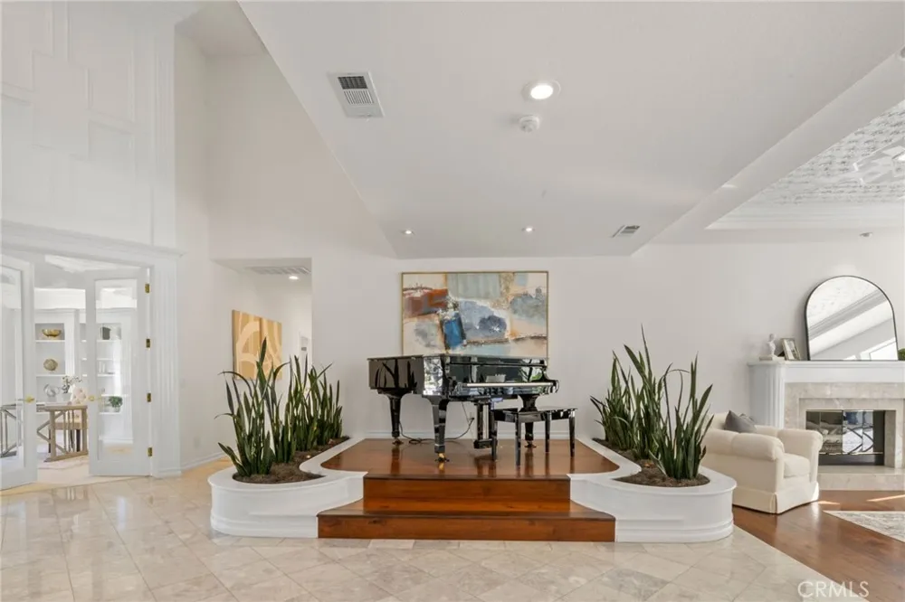 5072 Castle Court Rancho Cucamonga, CA 91701